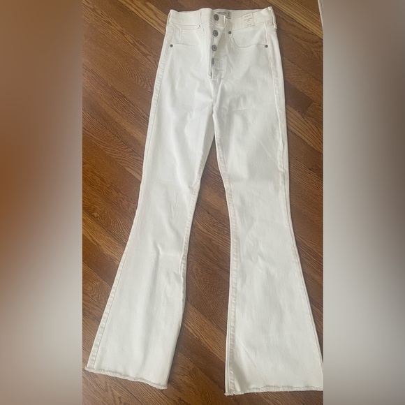 Abercrombie & Fitch White Flare Jeans - Picture 1 of 6
